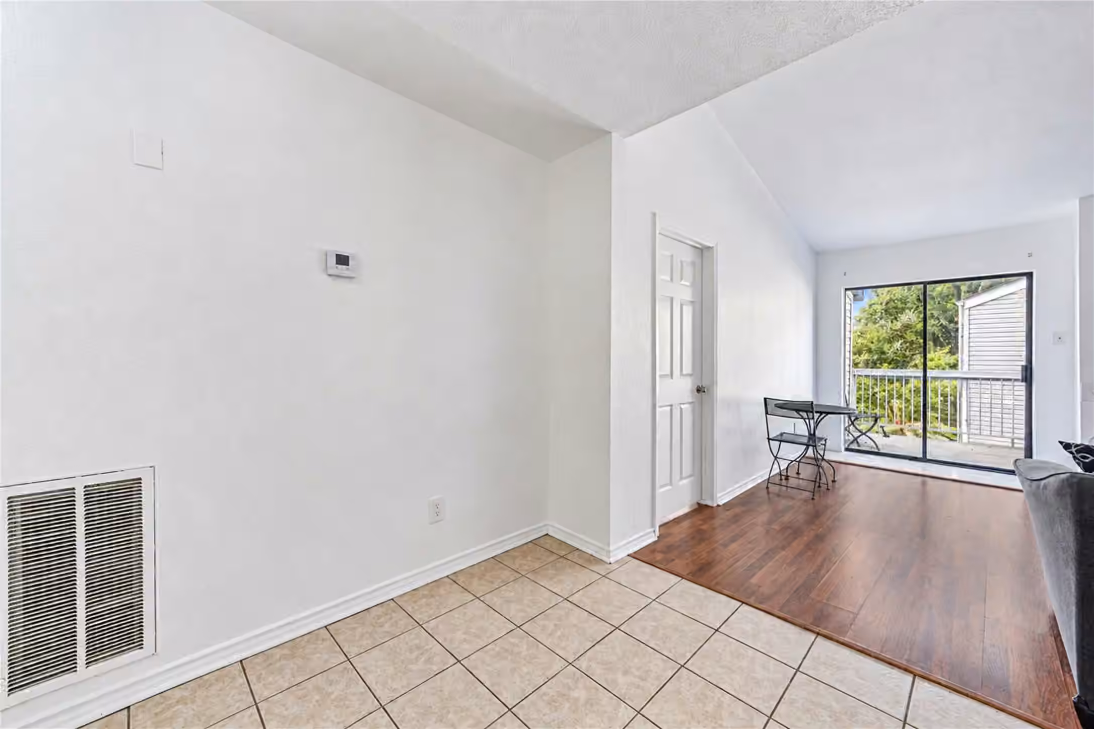 Photo 5 of 9707 Richmond Avenue 14, Houston, TX