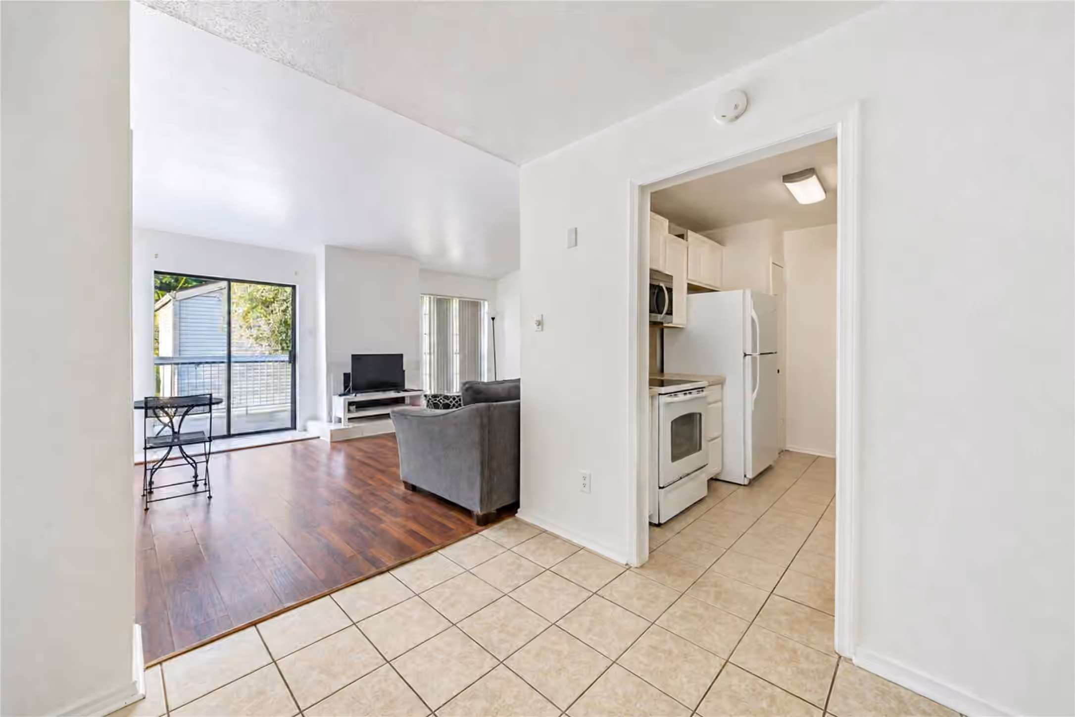 Photo 6 of 9707 Richmond Avenue 14, Houston, TX