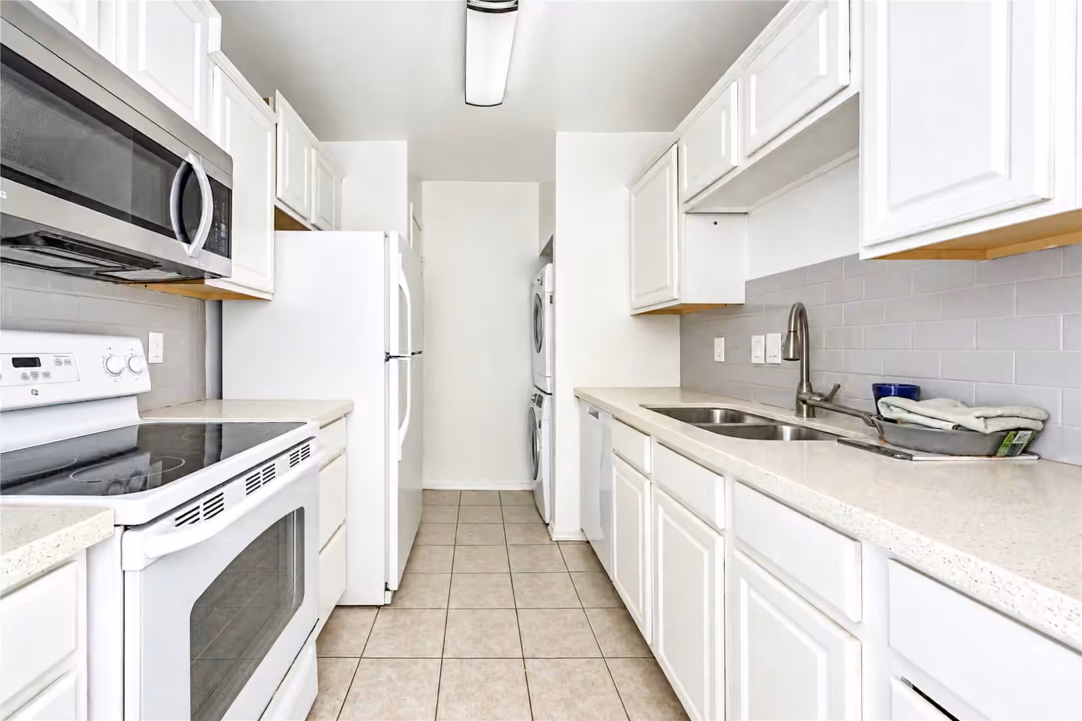 Photo 7 of 9707 Richmond Avenue 14, Houston, TX