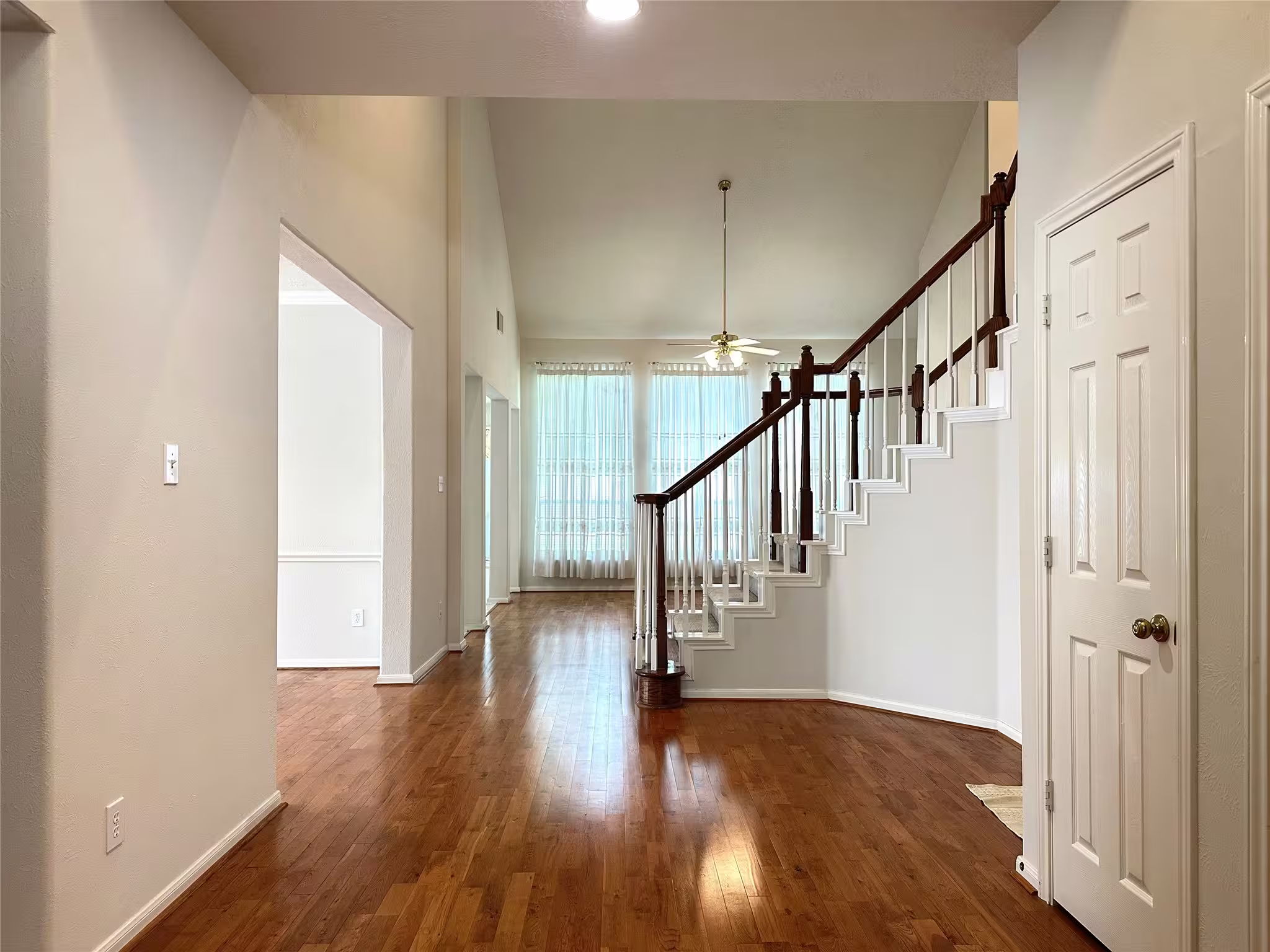 Photo 3 of 12009 Pine Brook Drive, Stafford, TX