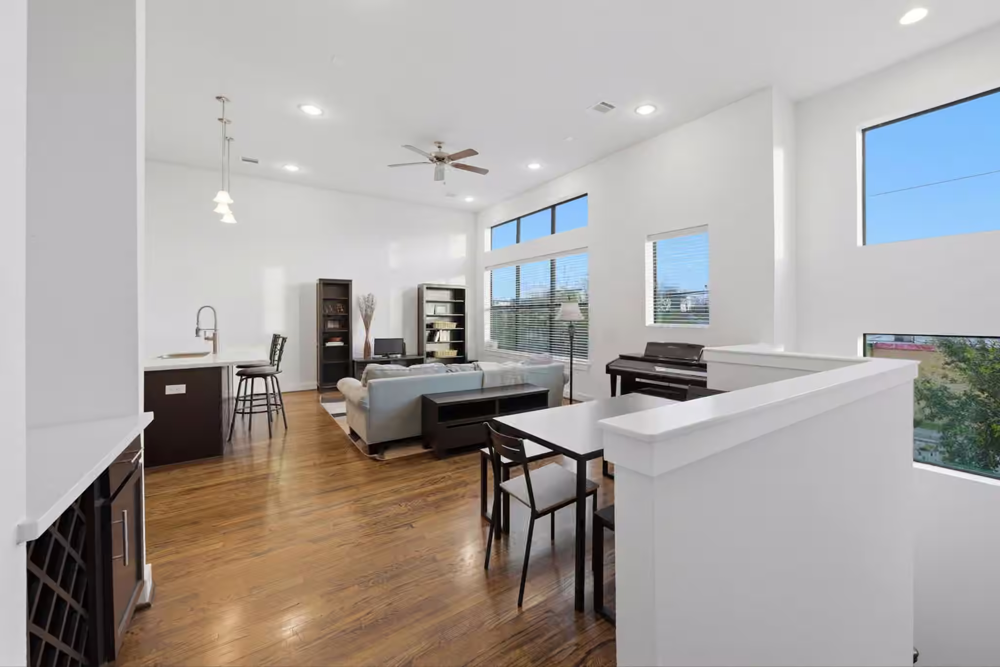 Photo 3 of 118 N Hutcheson Street, Houston, TX