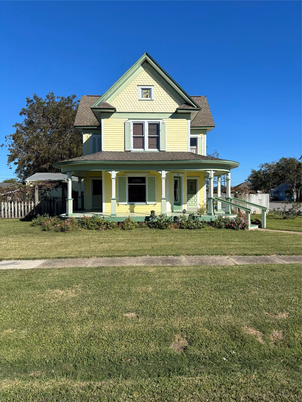 Photo of 100 Welch Avenue, Palacios, TX 77465