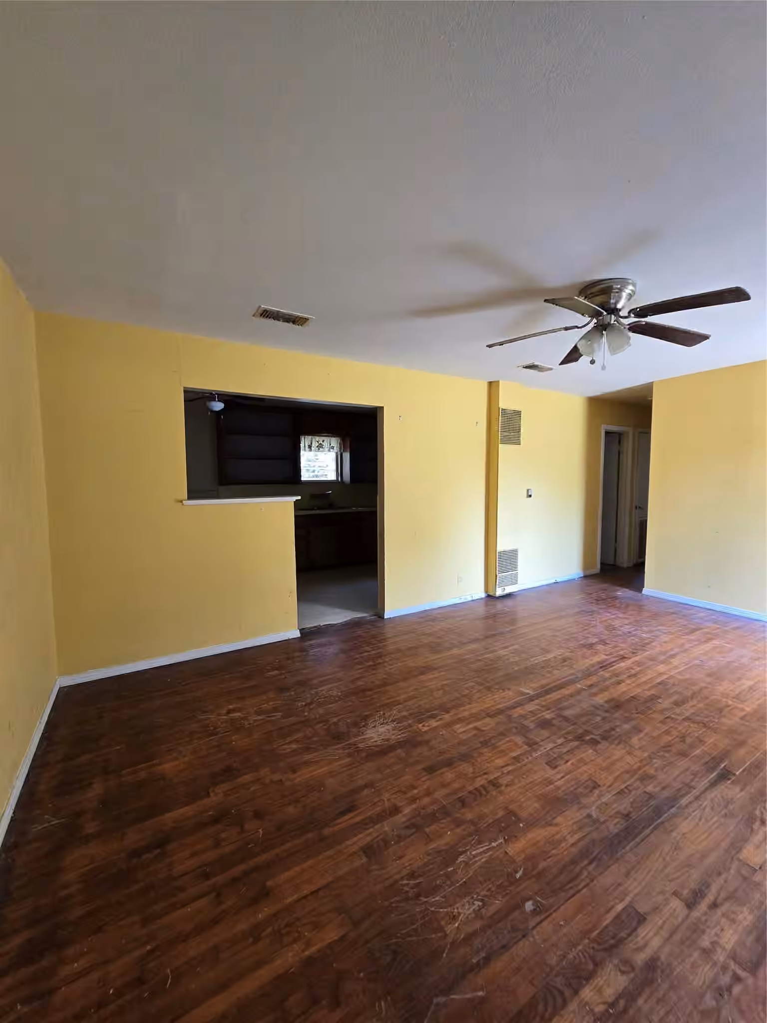 Photo 5 of 2611 1st St, Bay City, TX