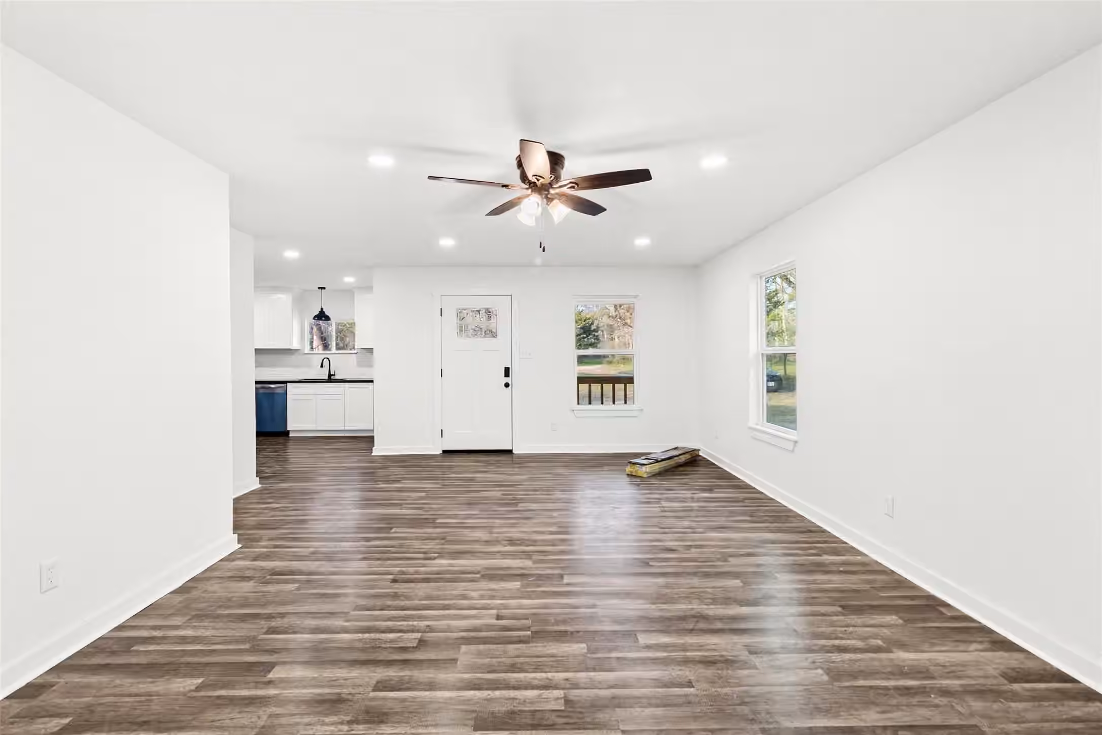 Photo 5 of 301 Pineland Drive, Trinity, TX