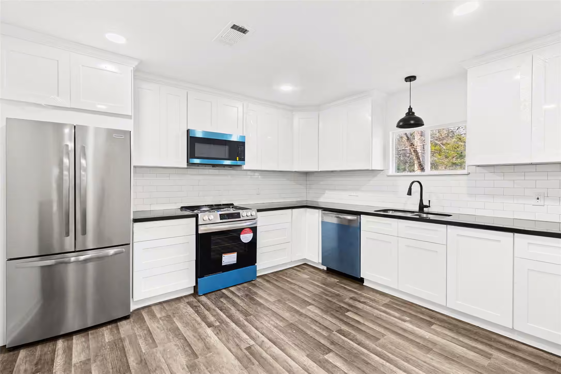 Photo 7 of 301 Pineland Drive, Trinity, TX