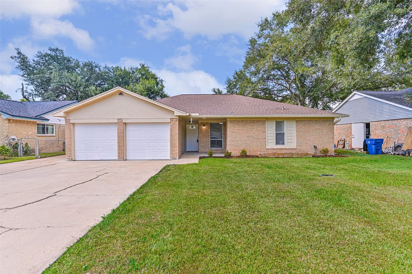 Photo of 117 Dallas Street, Angleton, TX 77515