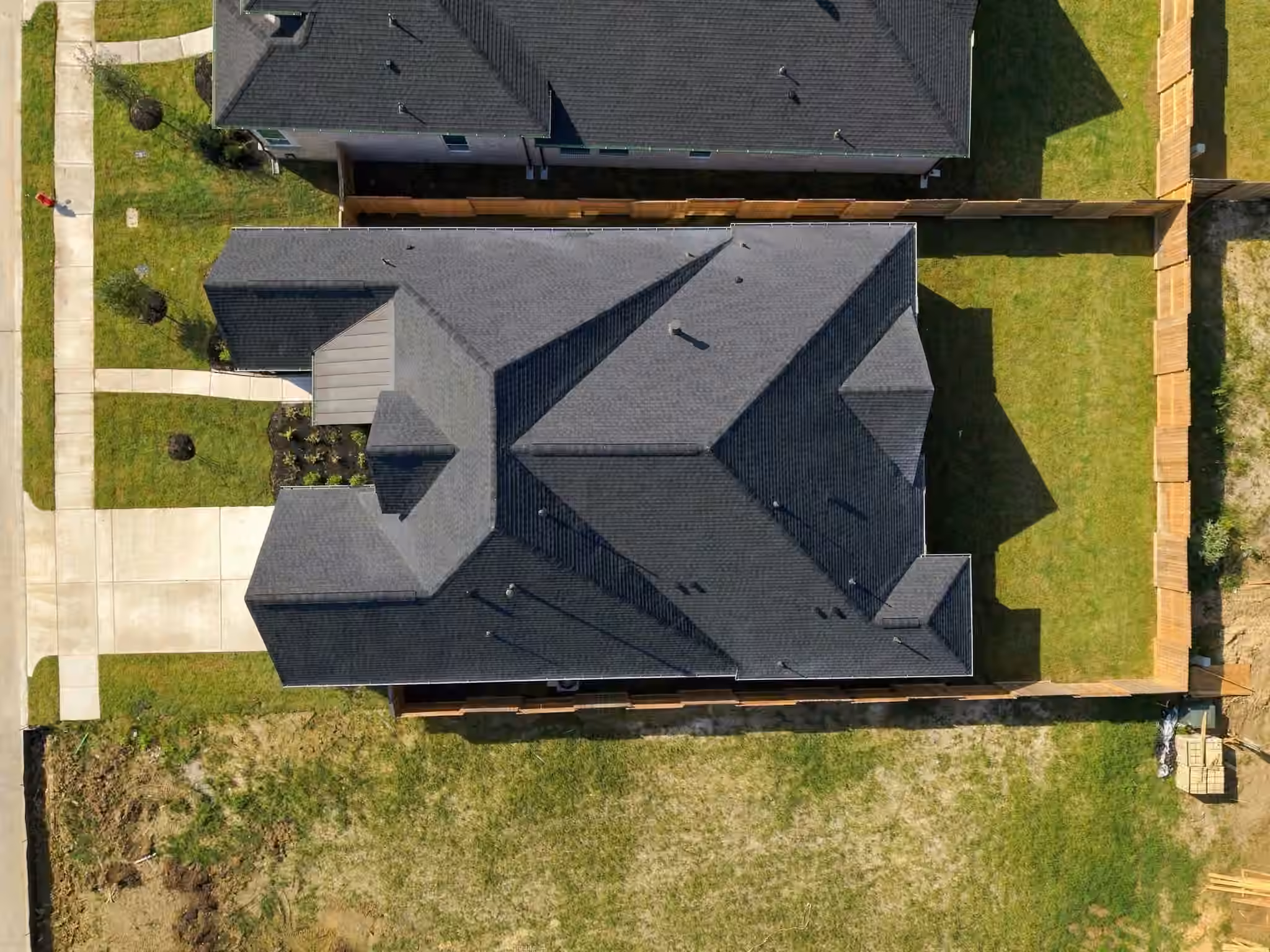 Photo 4 of 12214 Warbler Drive, Mont Belvieu, TX