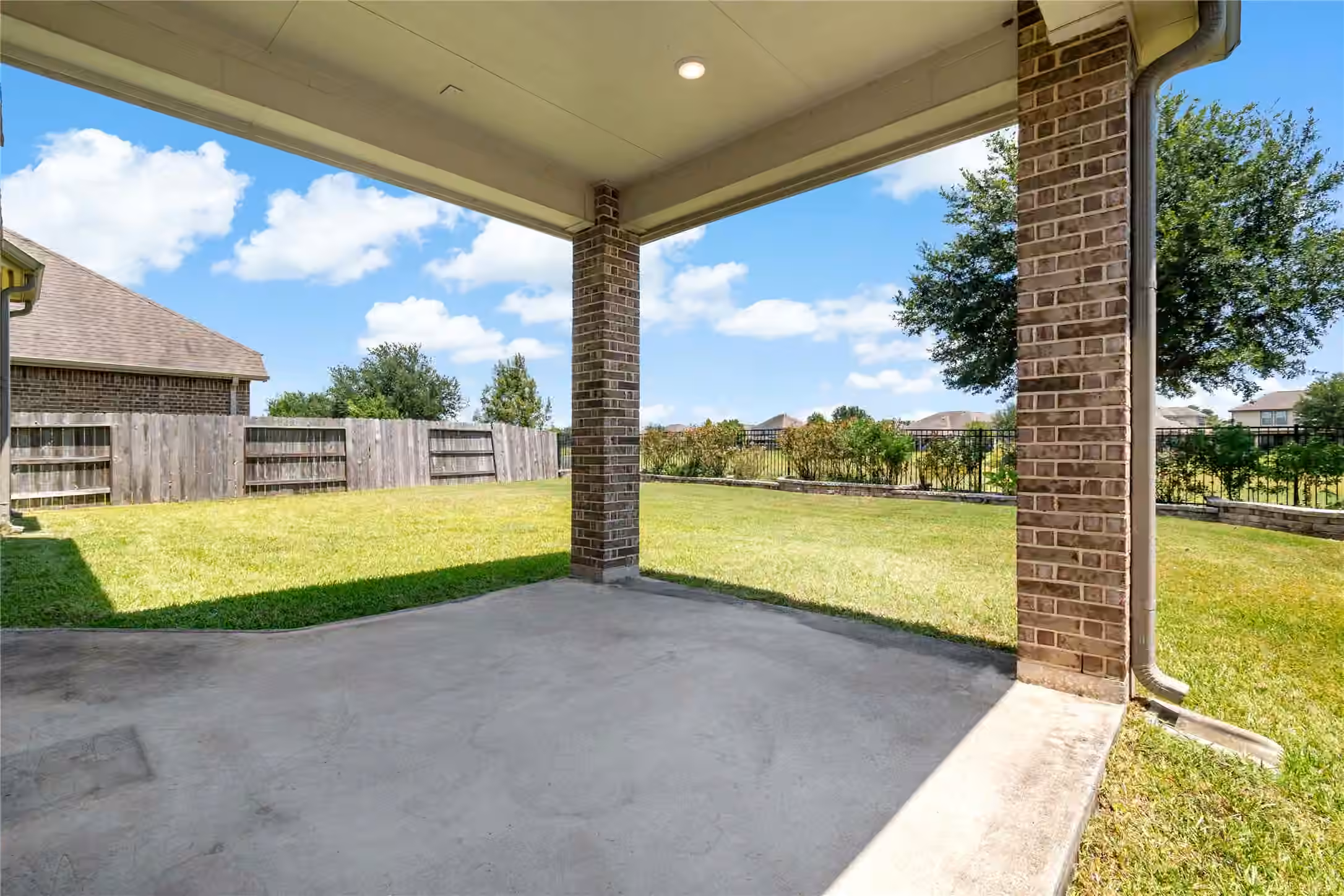 Photo 6 of 13418 Lansdown Street, Rosharon, TX