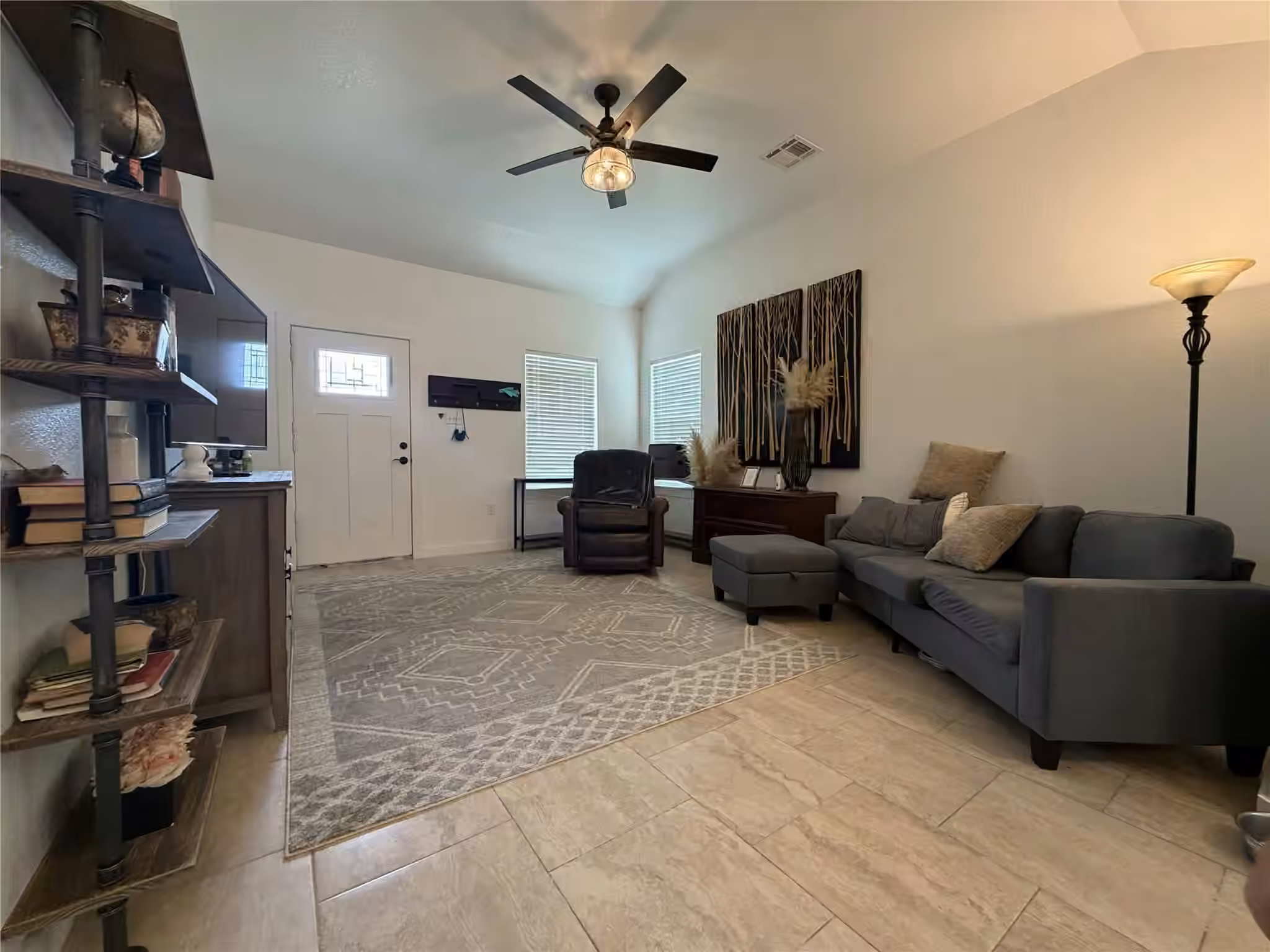 Photo 7 of 450 Road 5512, Cleveland, TX