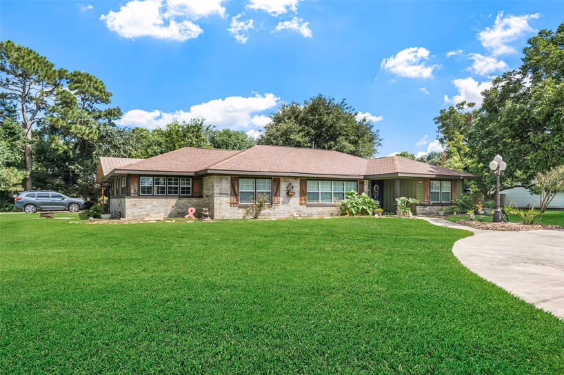 Photo 2 of 5803 5th Street, Danbury, TX
