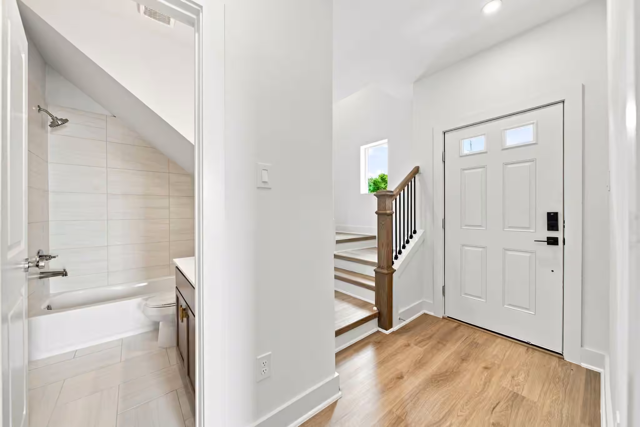 Photo 7 of 1648 W Tidwell Road, Houston, TX