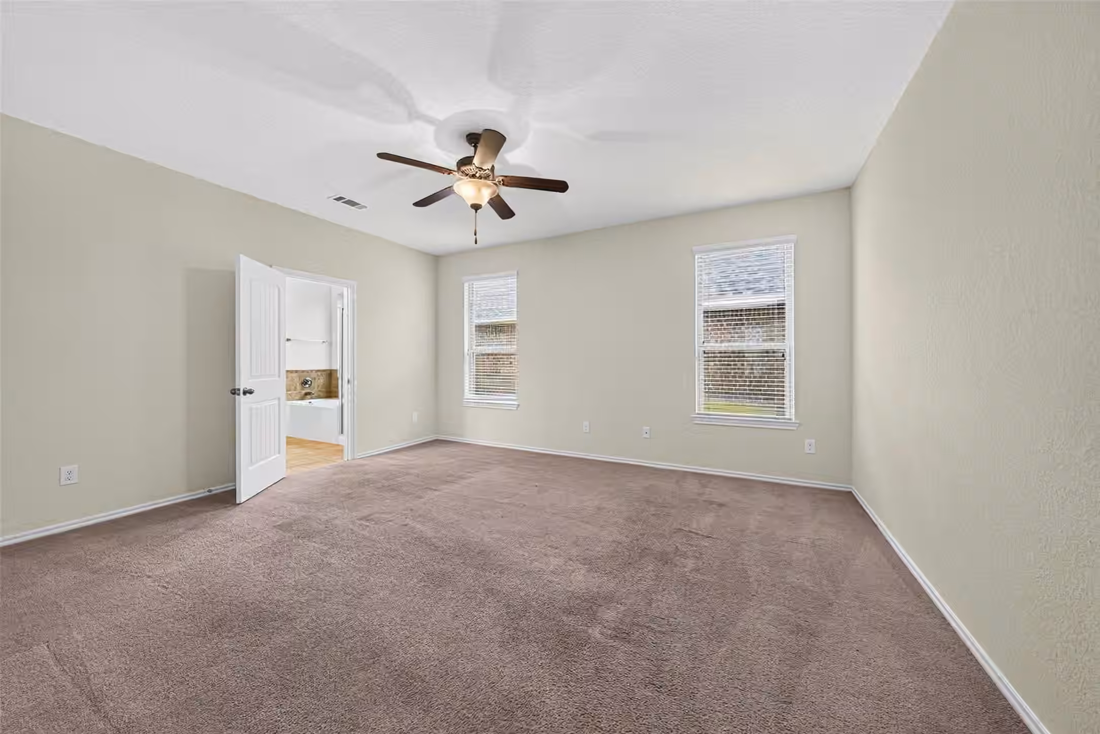 Photo 7 of 19023 Pinewood Point Lane, Tomball, TX