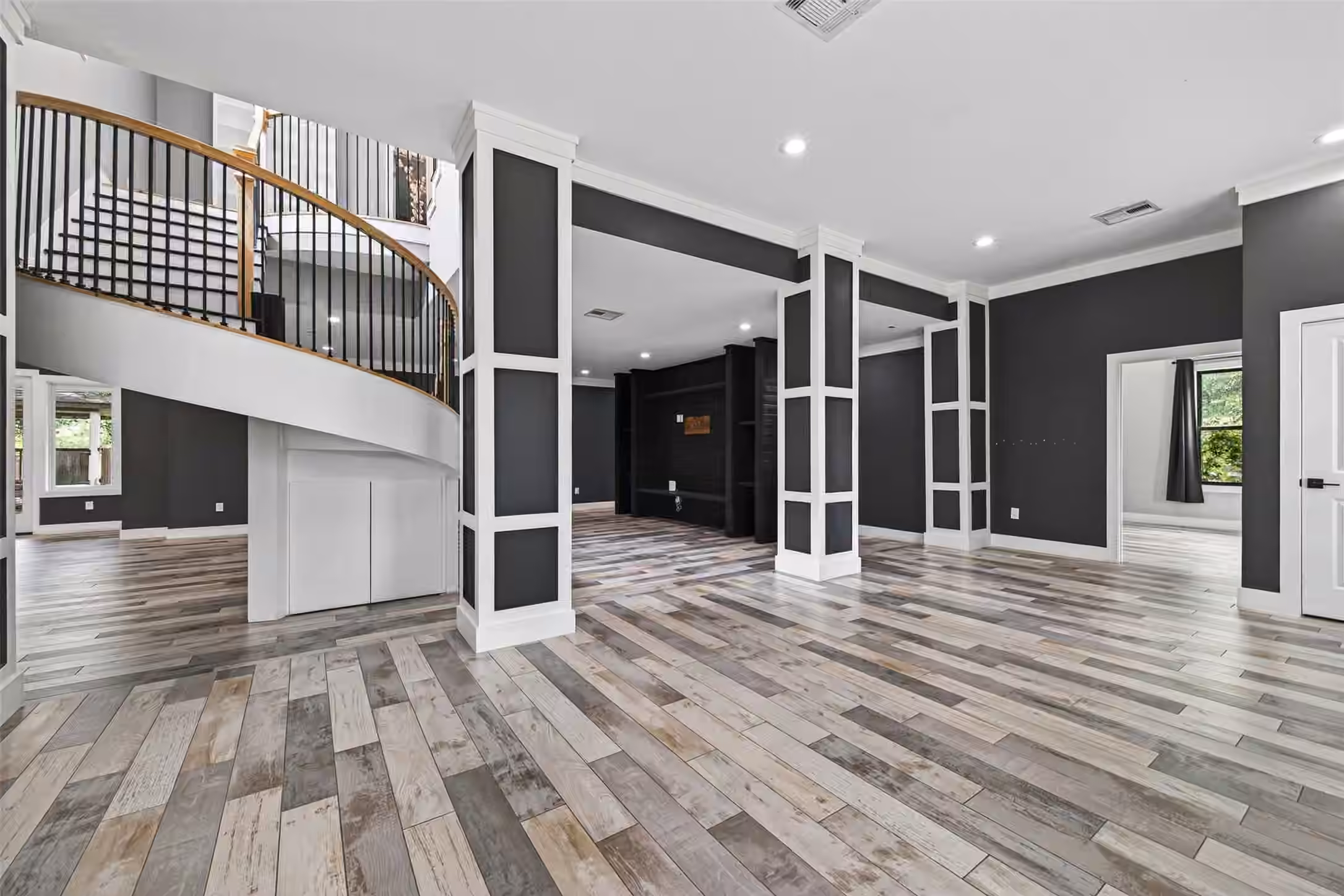 Photo 6 of 323 E Palm Street, Fresno, TX