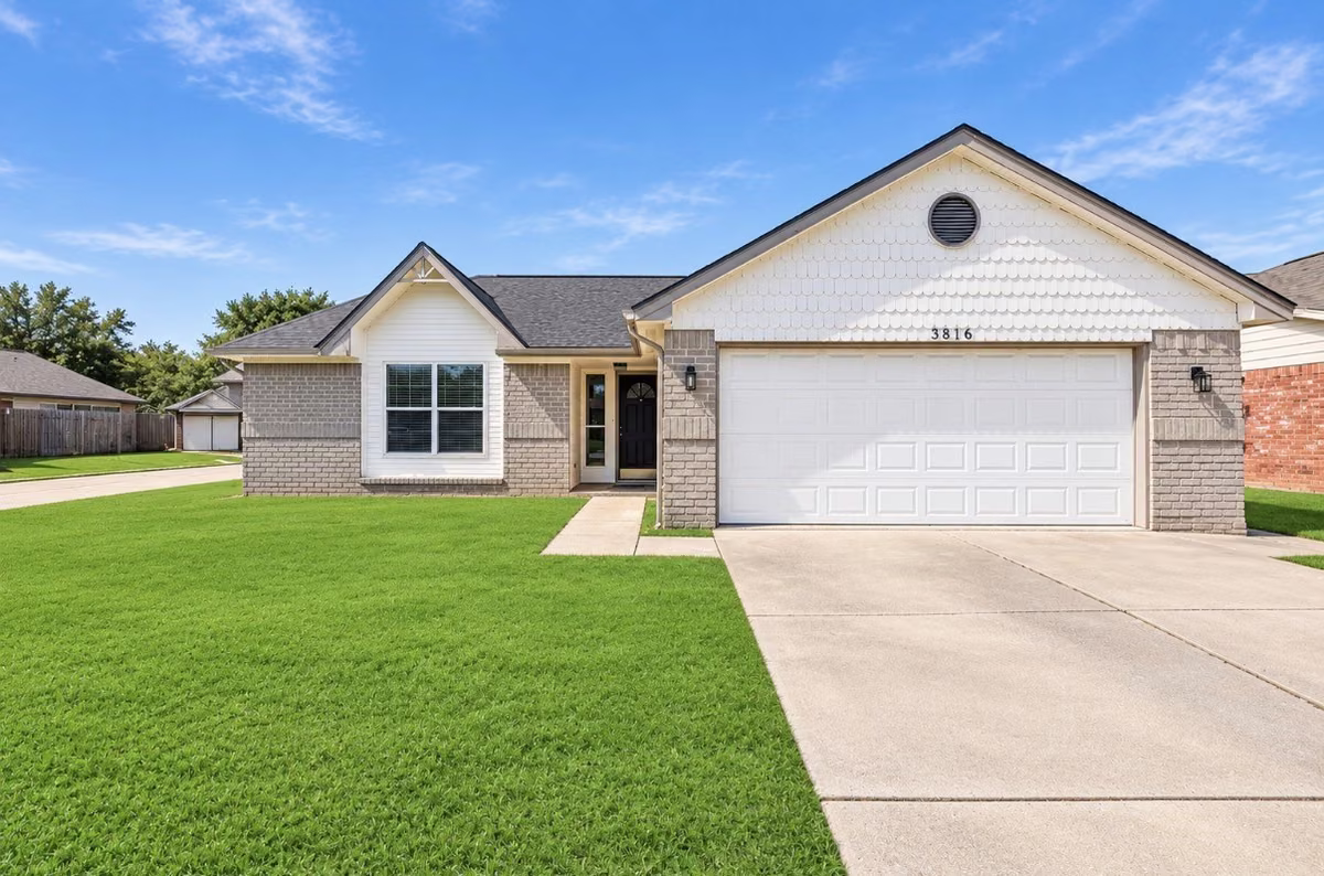 Photo of 3816 Youpon Drive, La Porte, TX 77571