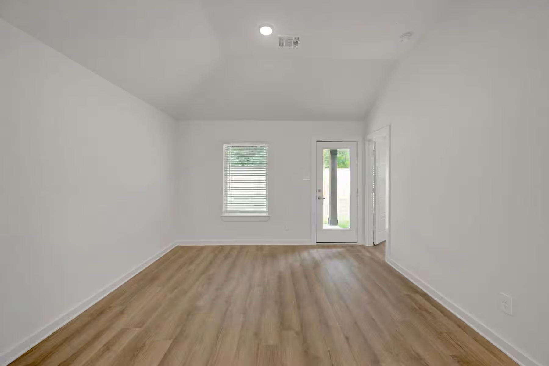 Photo 4 of 20602 Draper Road, Tomball, TX