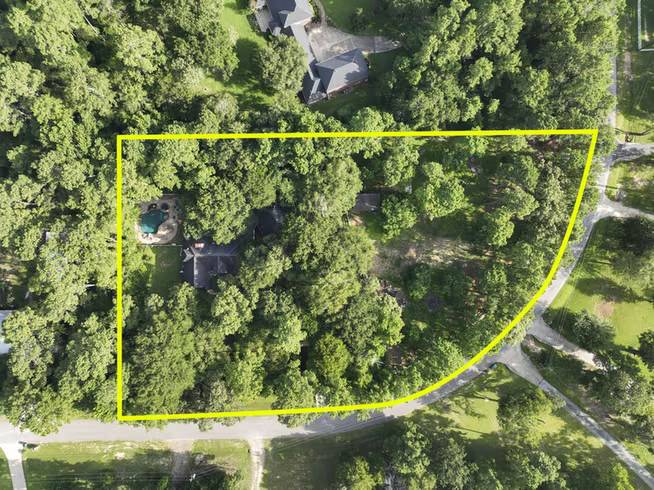 Photo 2 of 21015 Imperial Oak Drive, Magnolia, TX