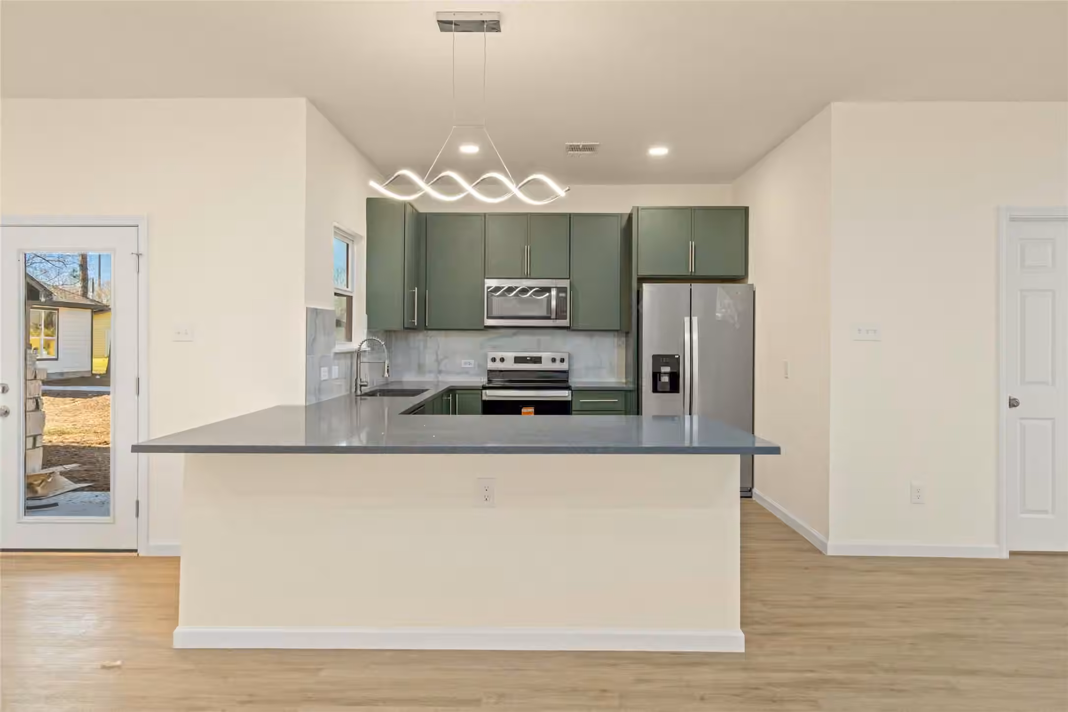 Photo 4 of 4656 N Teague Street, Rosharon, TX