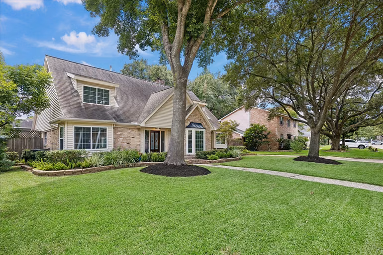 Photo 5 of 11007 Ella Lee Lane, Houston, TX