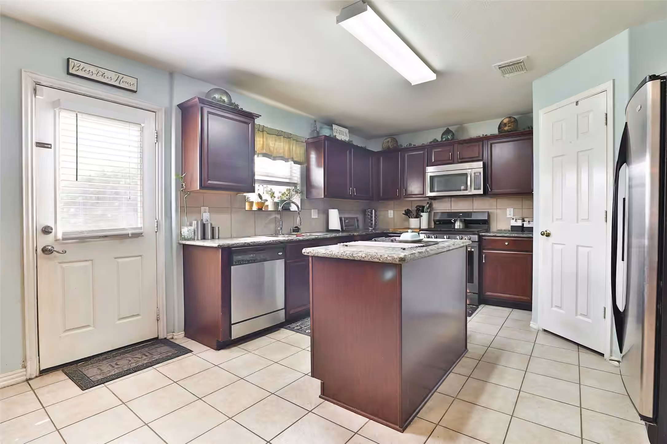 Photo 6 of 21711 Cascade Hollow Lane, Spring, TX
