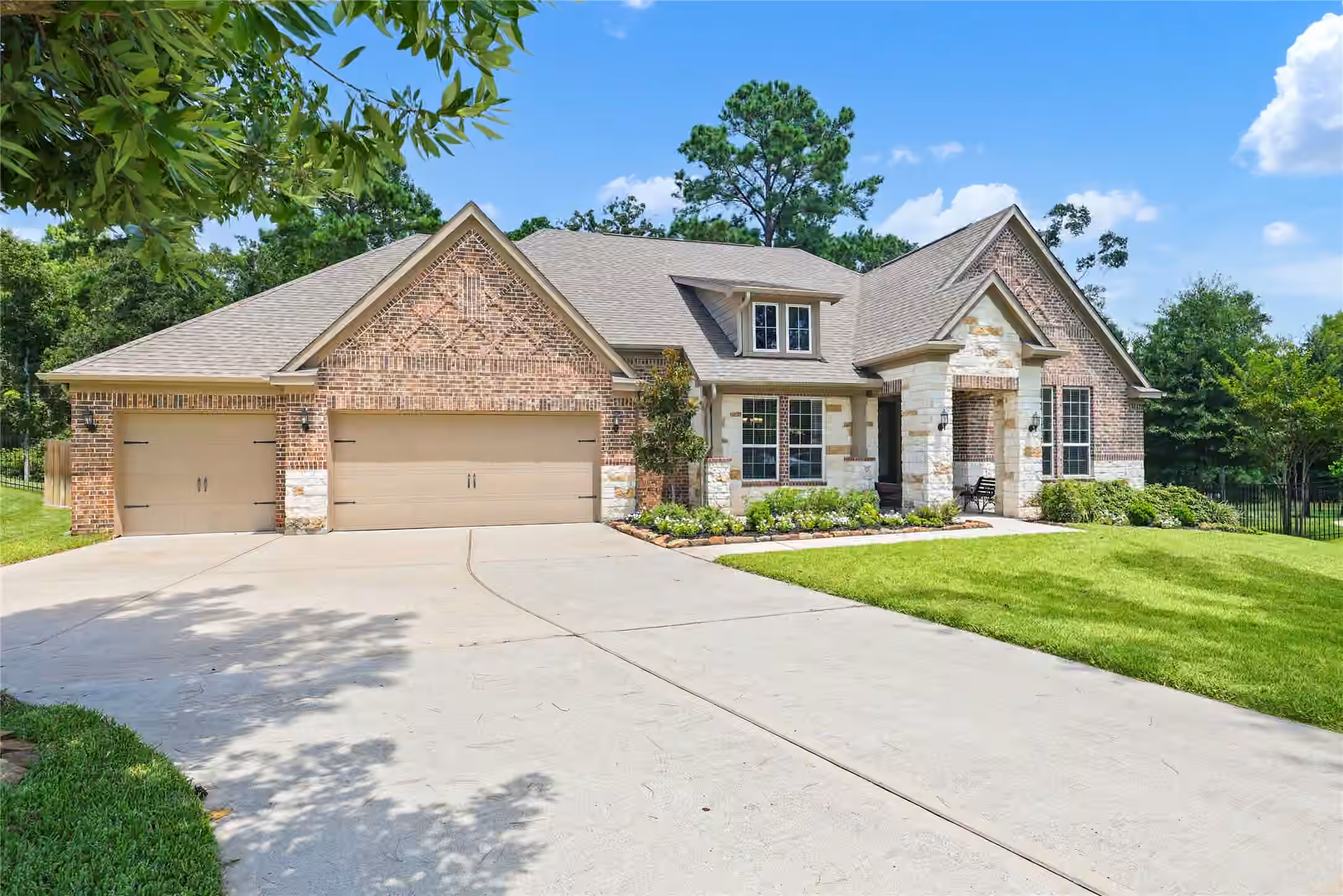 Photo of 179 Magnolia Reserve Loop, Magnolia, TX 77354