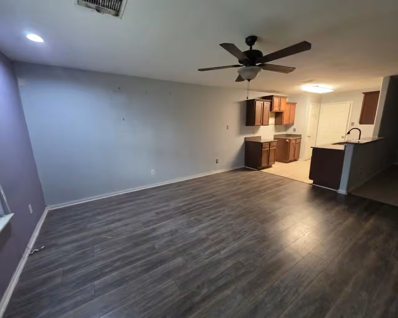 Photo 2 of 9811 Garnet Falls Drive, Rosharon, TX