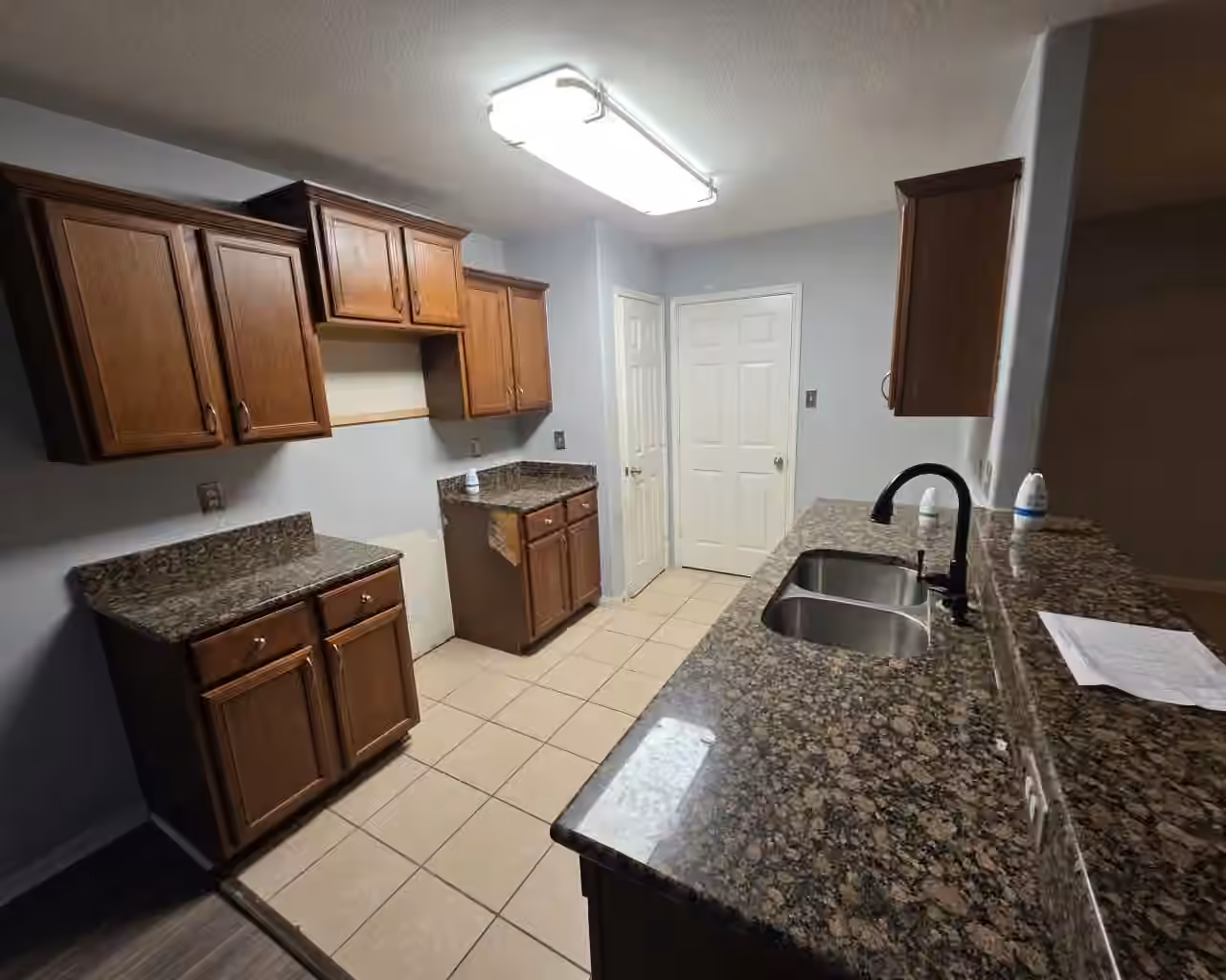 Photo 5 of 9811 Garnet Falls Drive, Rosharon, TX