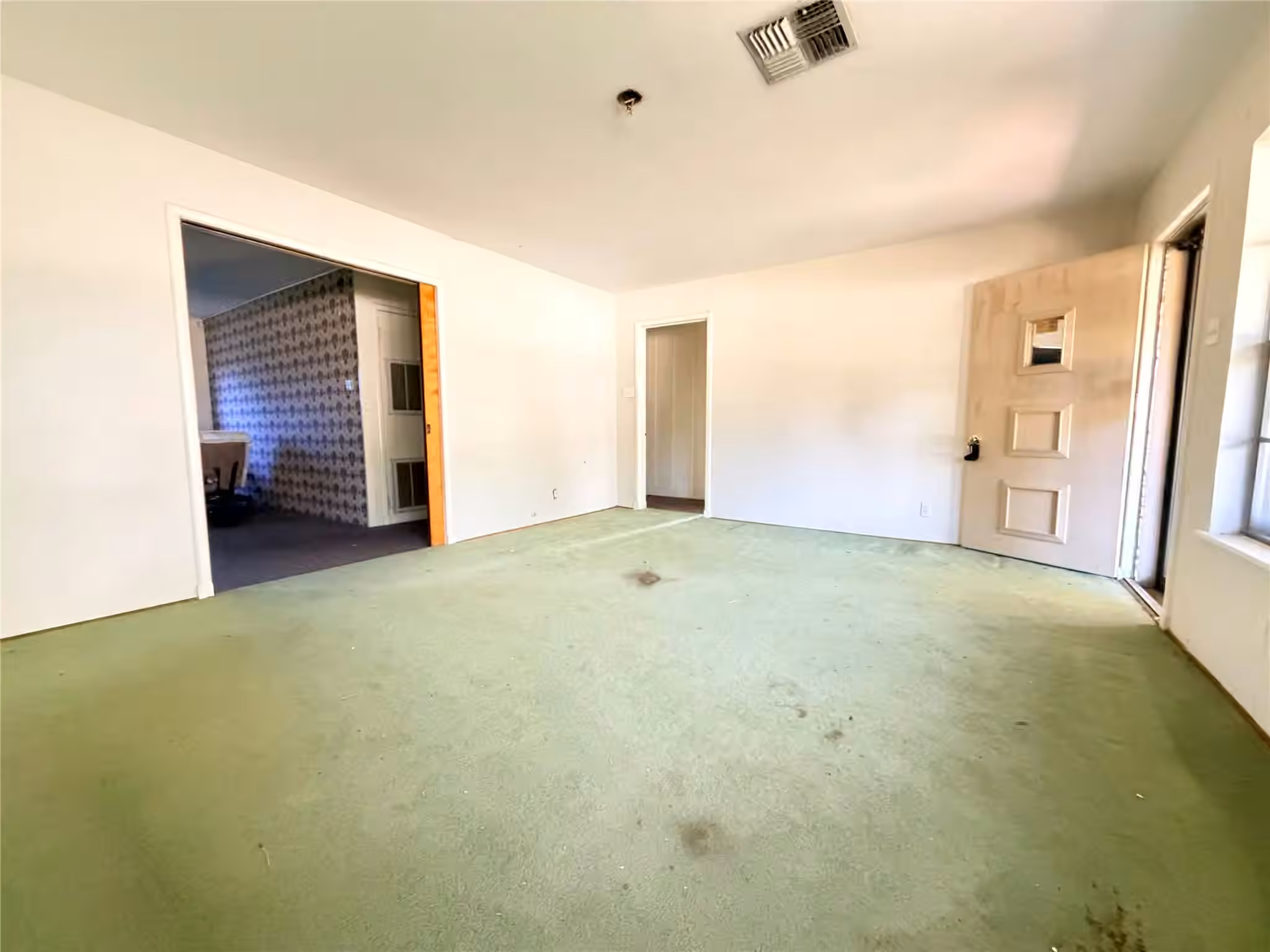 Photo 4 of 504 Dwinnell Street, Baytown, TX