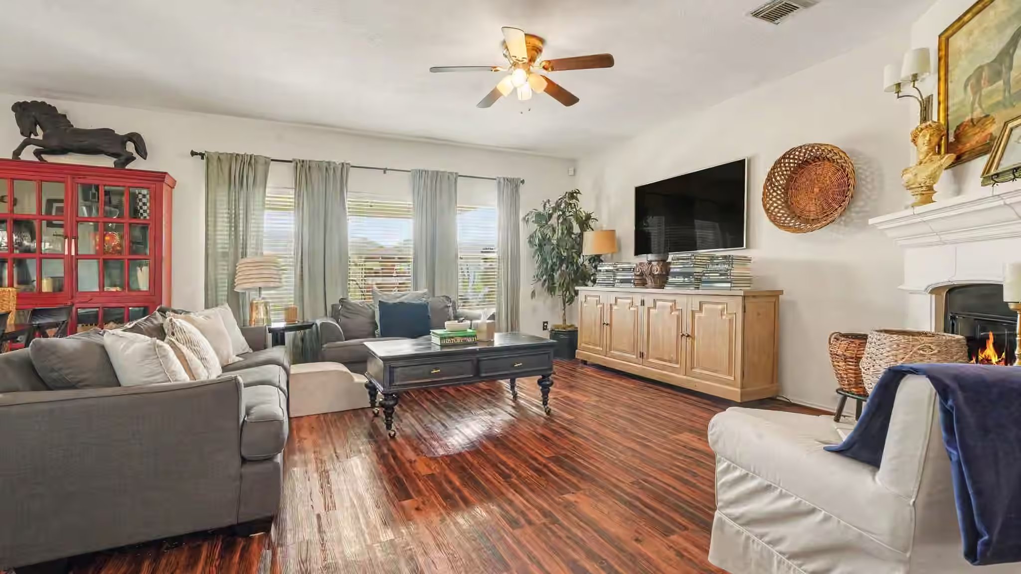 Photo 5 of 1719 Manor Drive, Baytown, TX