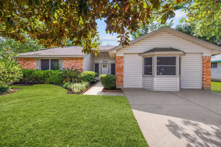 Photo 2 of 19722 Bellaw Woods Drive, Humble, TX