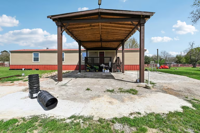 Photo 6 of 30318 Binford Place, Waller, TX