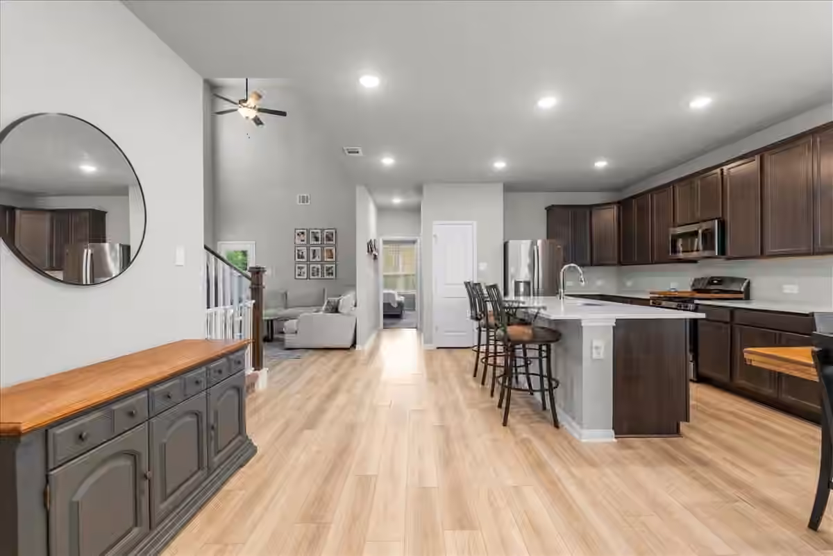 Photo 4 of 125 Austin Road, Angleton, TX
