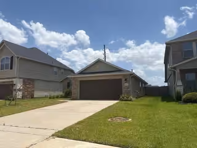 Photo 2 of 25615 Whitehaven Gate Street, Katy, TX