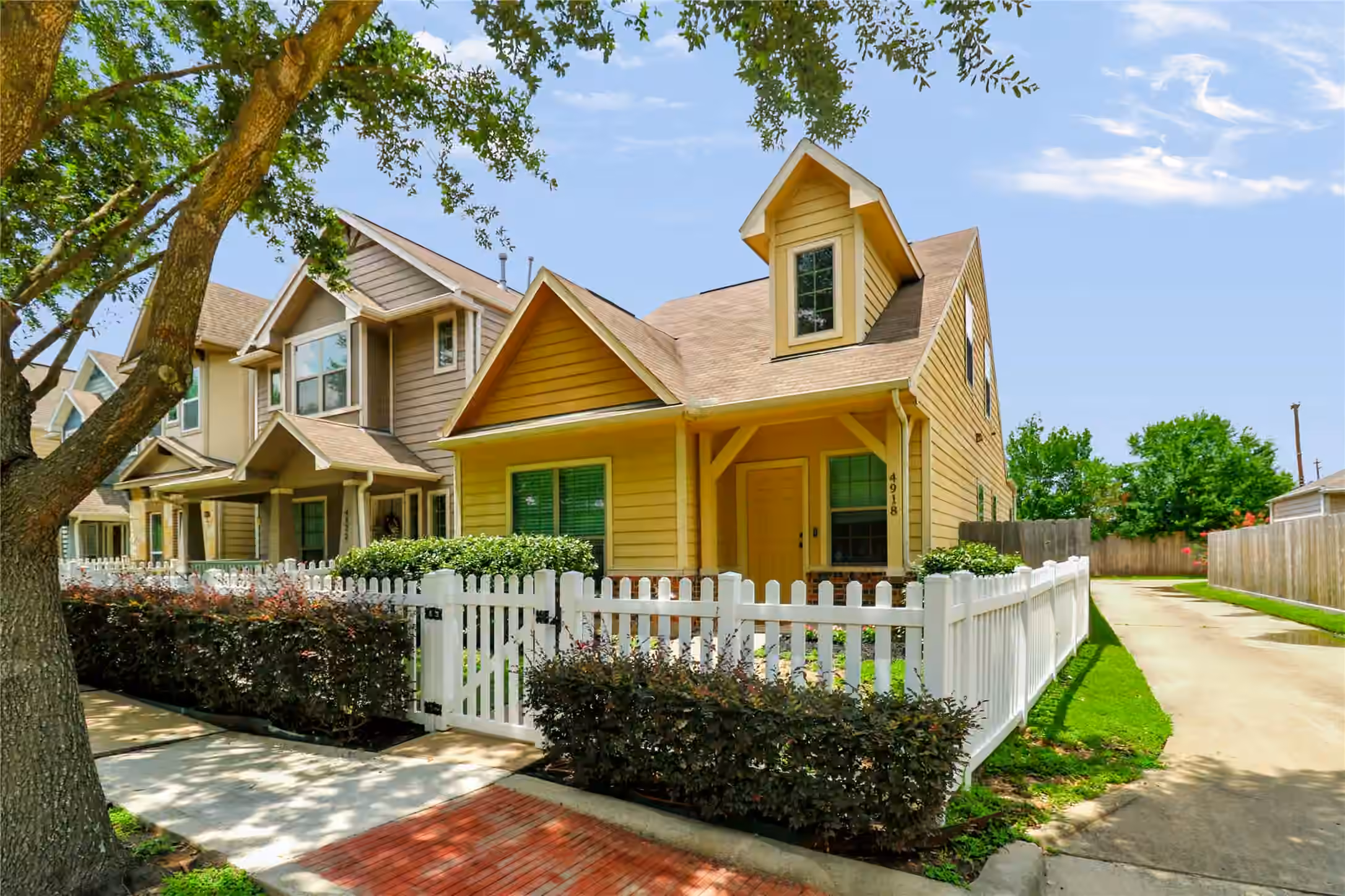 Photo of 4918 Vista Village Lane, Houston, TX