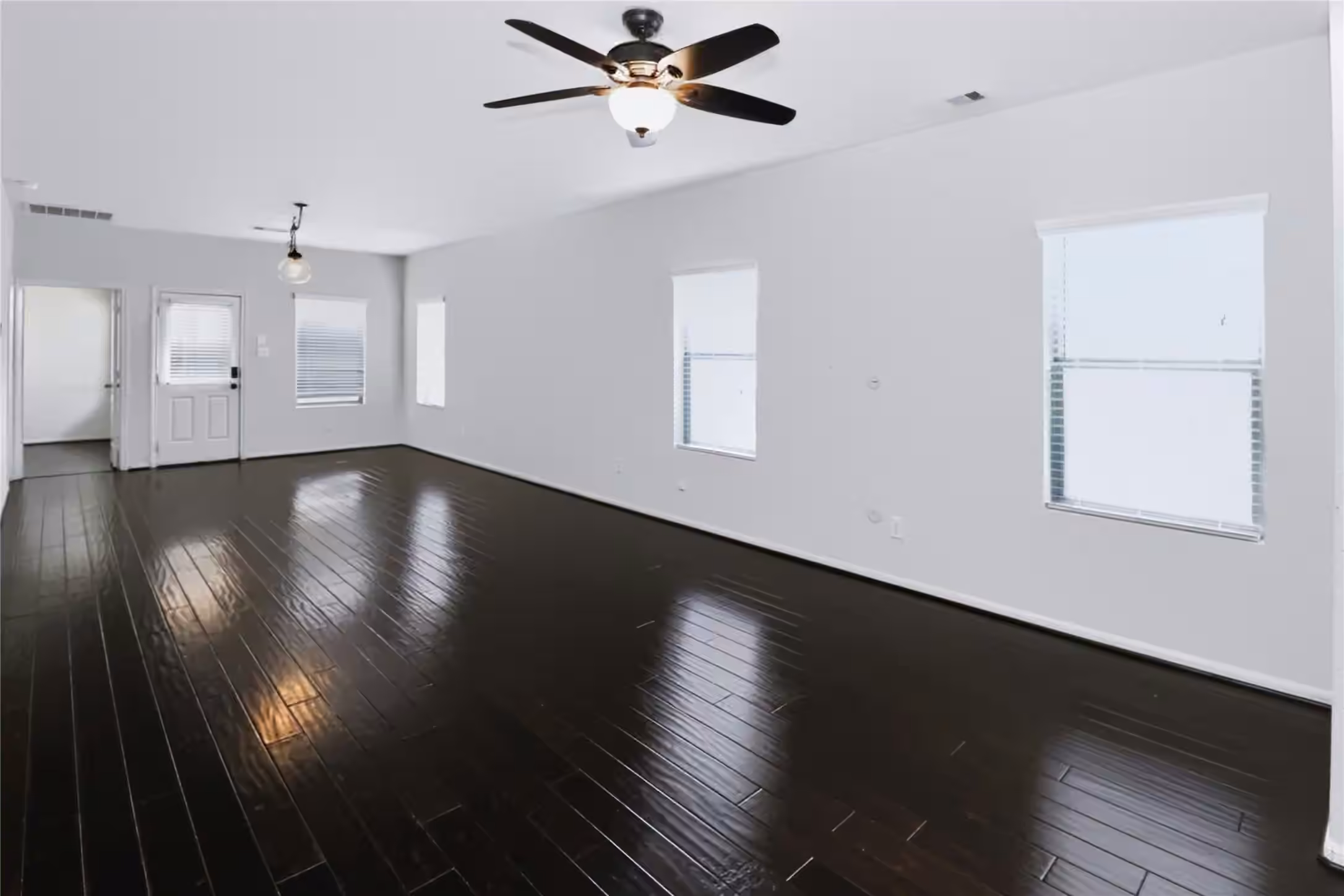 Photo 5 of 4918 Vista Village Lane, Houston, TX