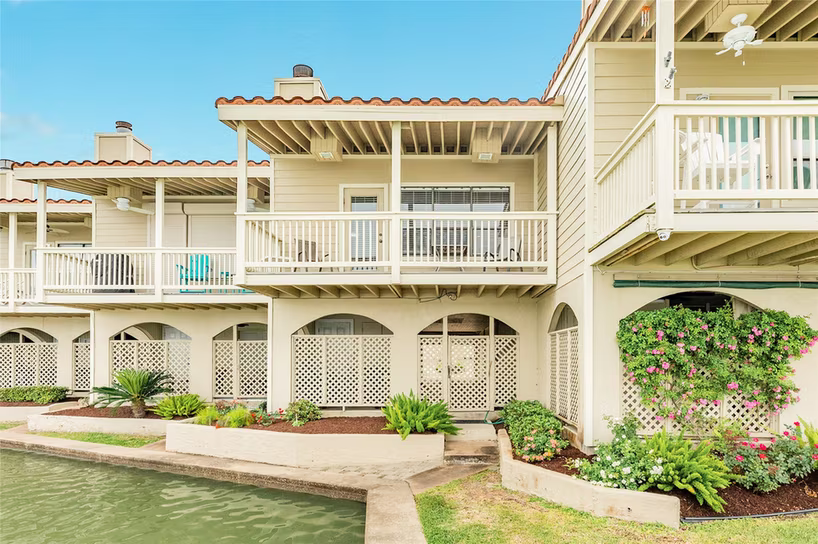 Photo 2 of 19 Dana Drive H, Galveston, TX