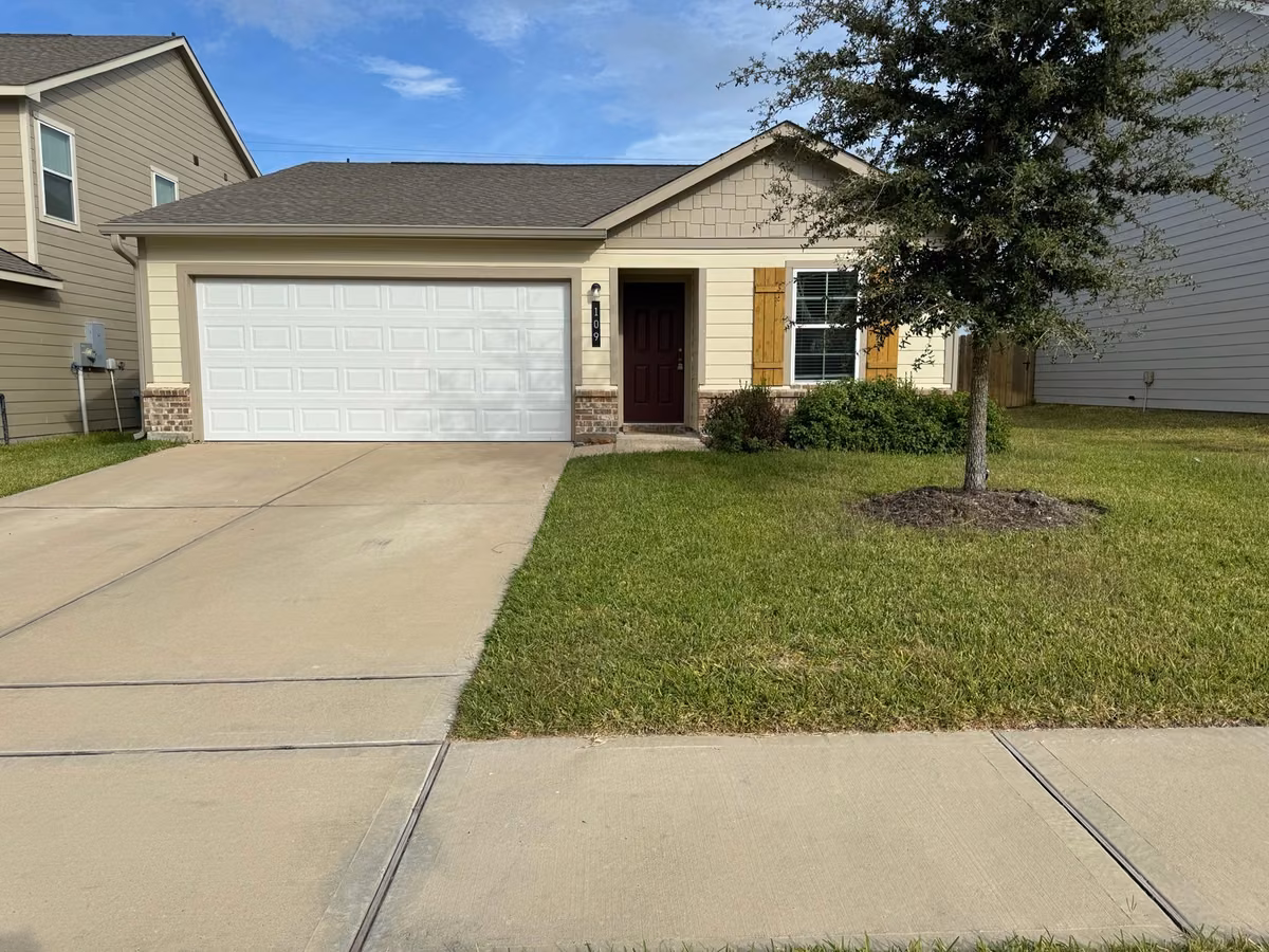 Photo of 109 Avalon Drive, Huntsville, TX 77320