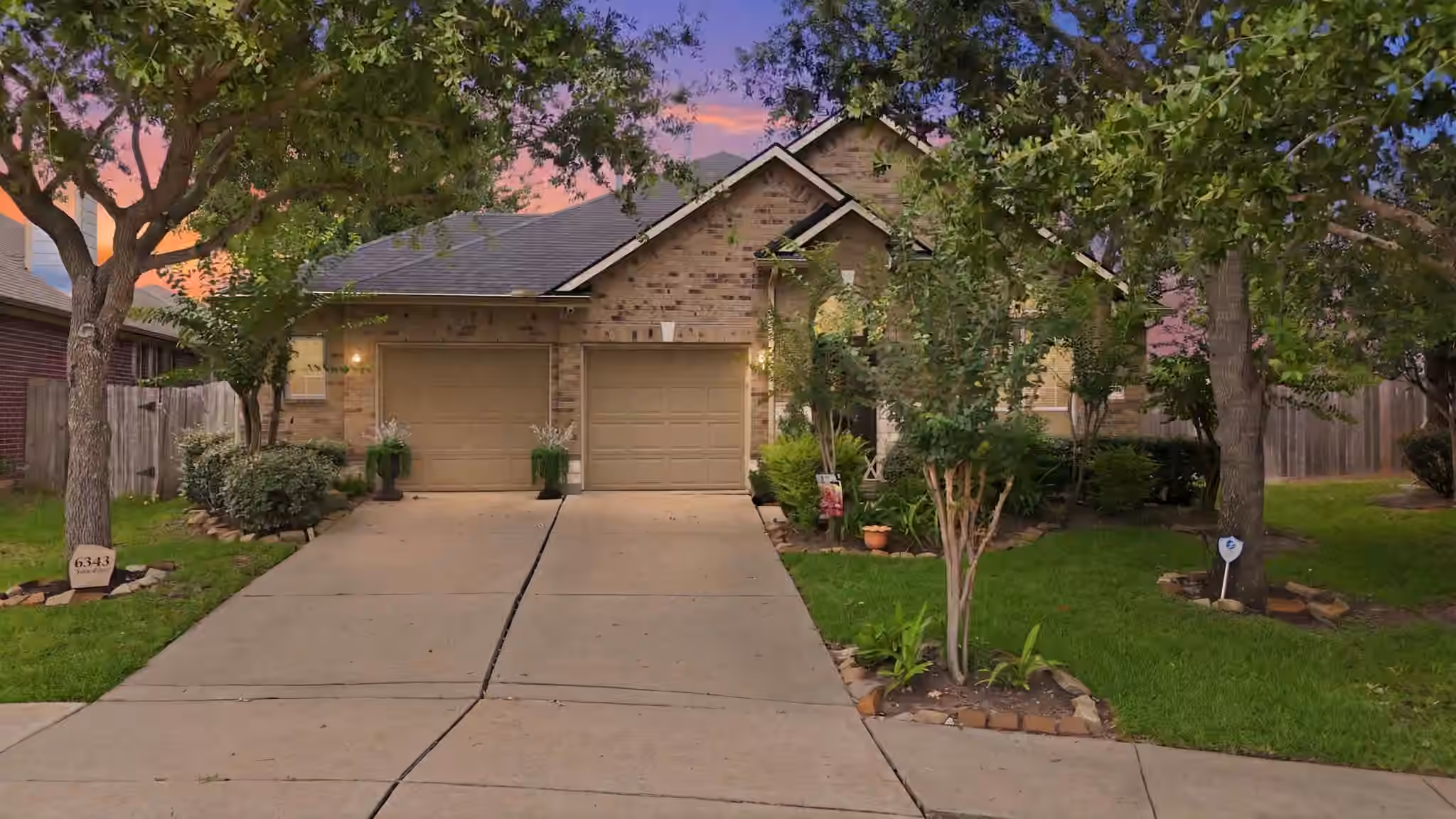 Photo 3 of 6343 Bain Drive, Missouri City, TX