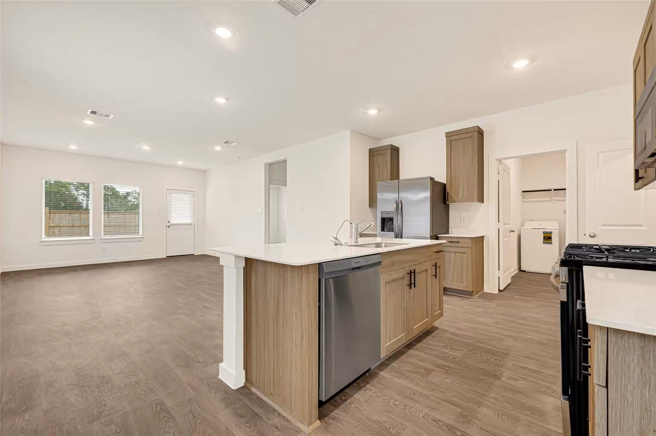 Photo 6 of 6714 Canyon Breeze Drive, Rosenberg, TX
