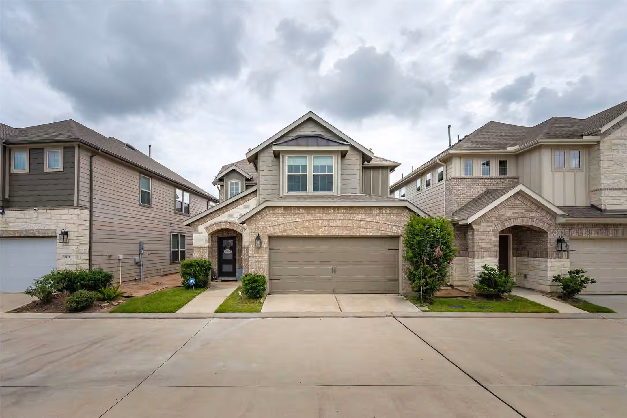 Photo 4 of 3416 Ovids Orchard Drive, Houston, TX