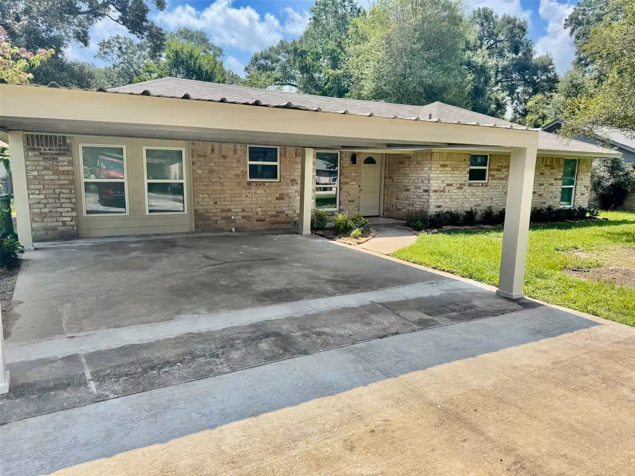 Photo of 1303 S Franklin Avenue, Cleveland, TX 77327