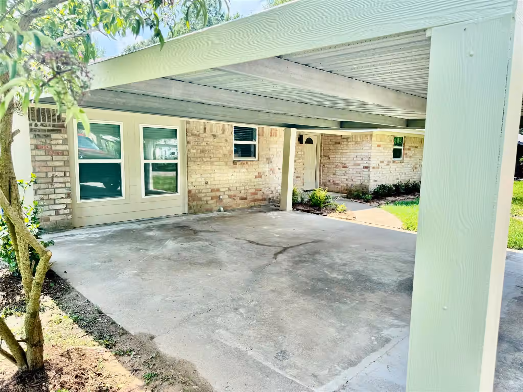 Photo 2 of 1303 S Franklin Avenue, Cleveland, TX