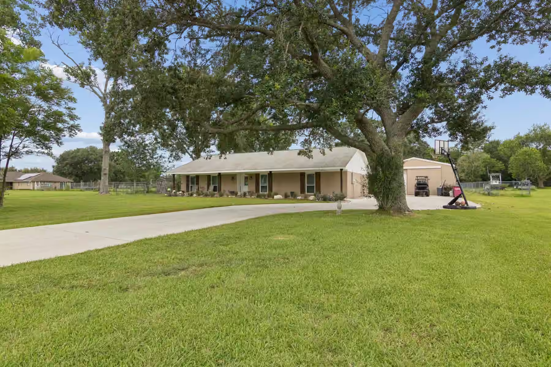 Photo of 2865 County Road 936a, Alvin, TX