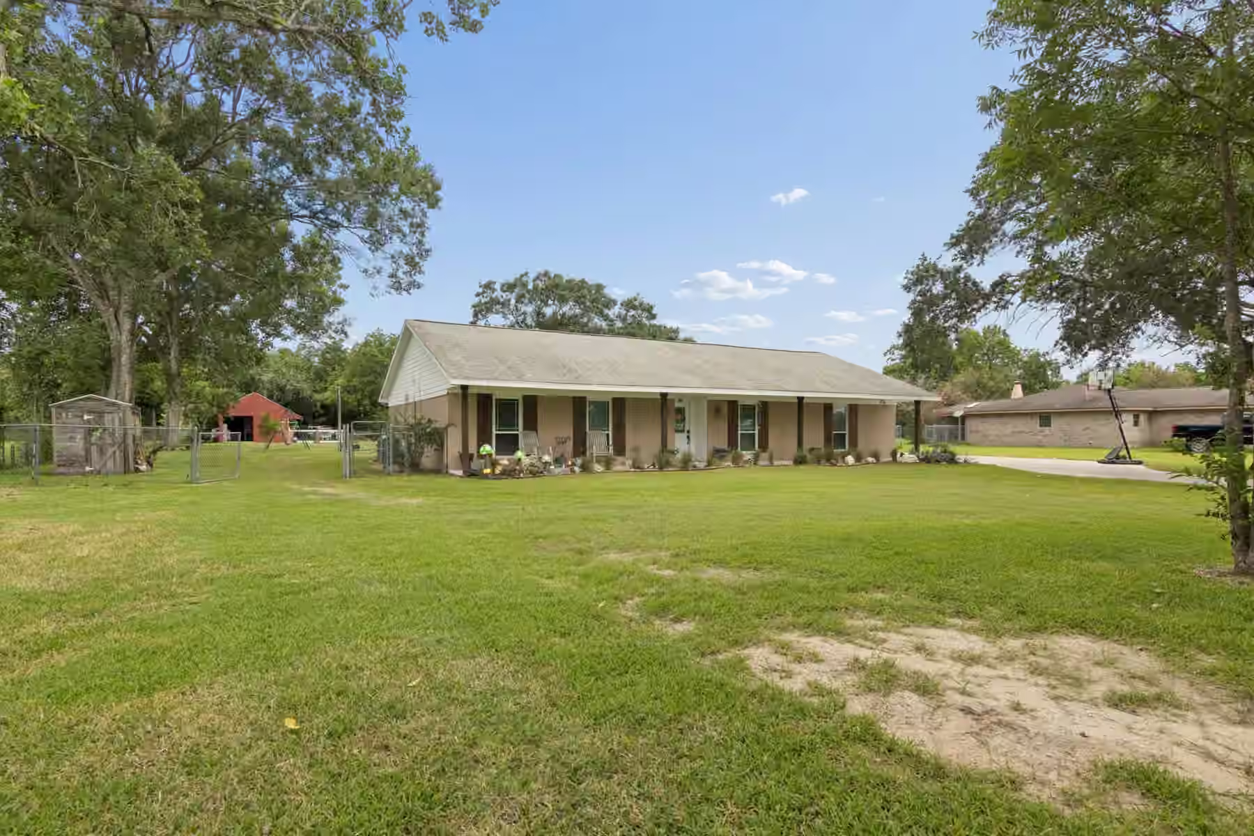 Photo 4 of 2865 County Road 936a, Alvin, TX