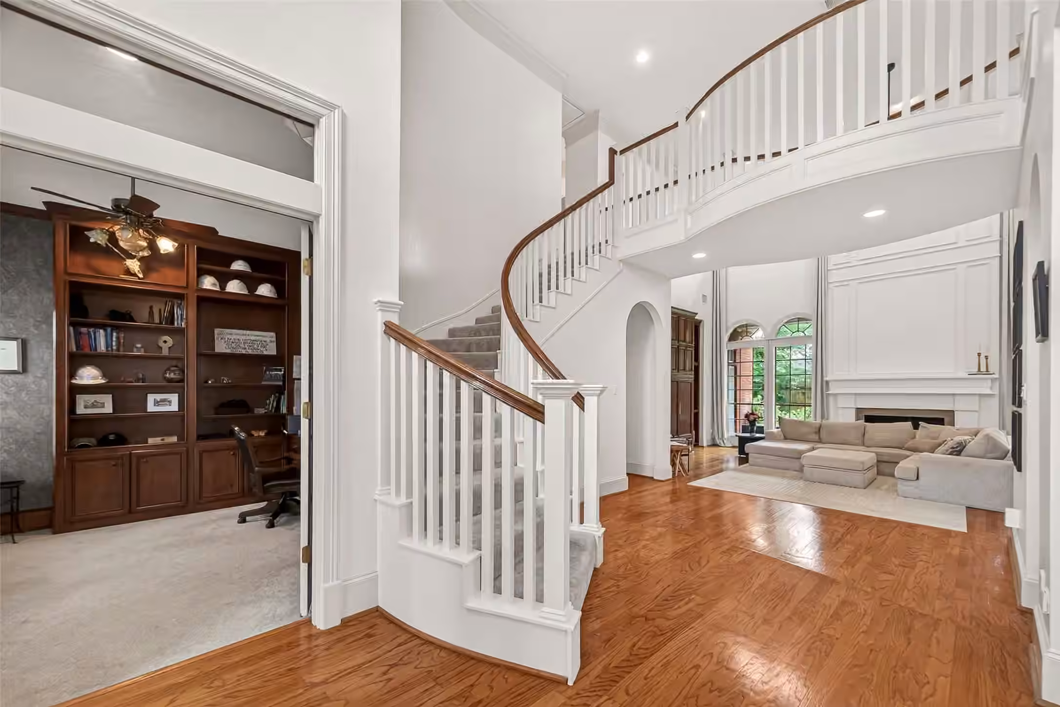 Photo 4 of 5311 Mahogany Creek Court, Spring, TX