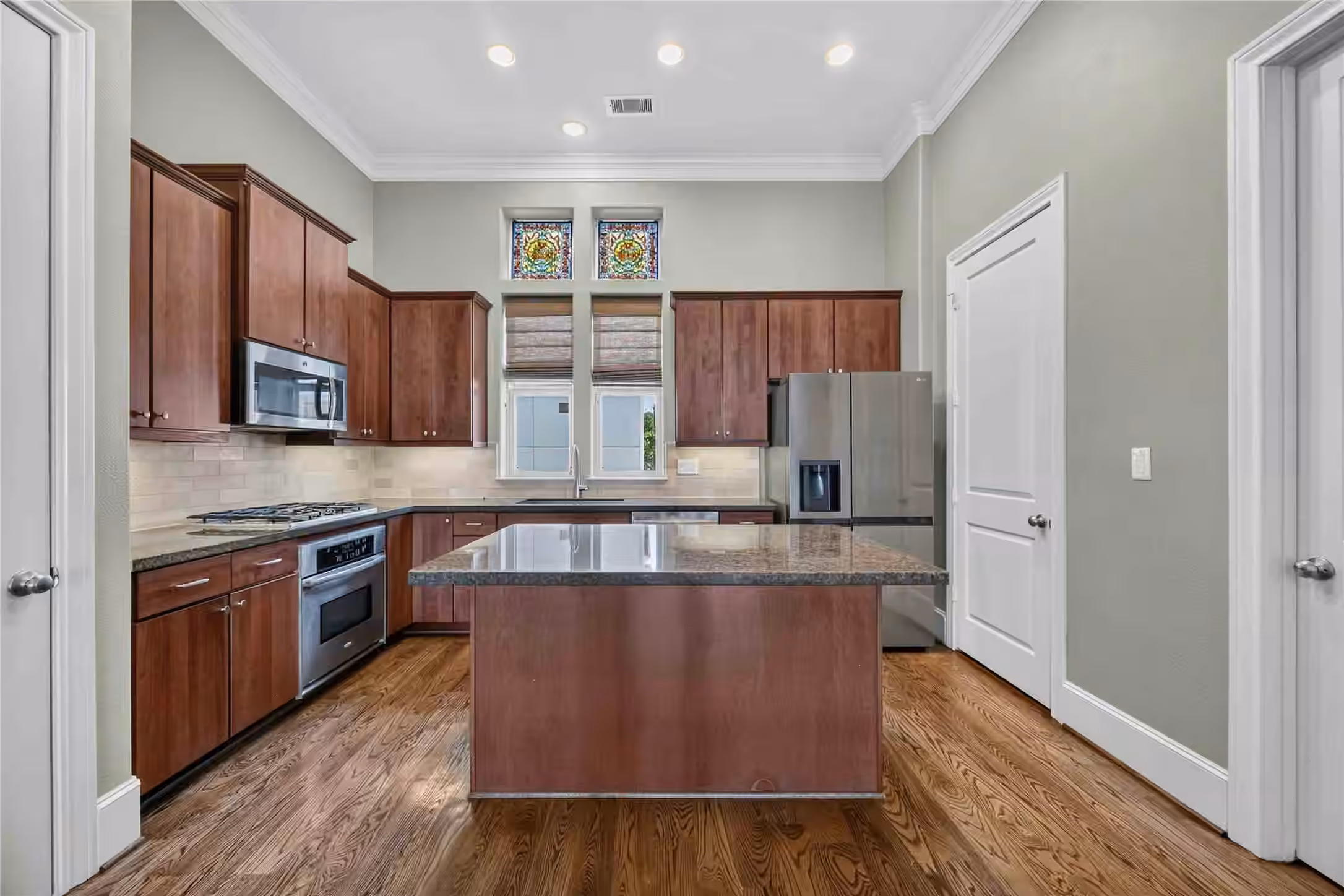 Photo 4 of 5723 Arabelle Lake, Houston, TX