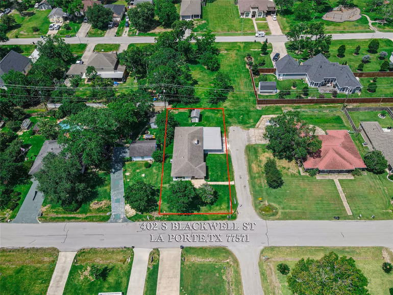 Photo of 402 S Blackwell Street, La Porte, TX 77571