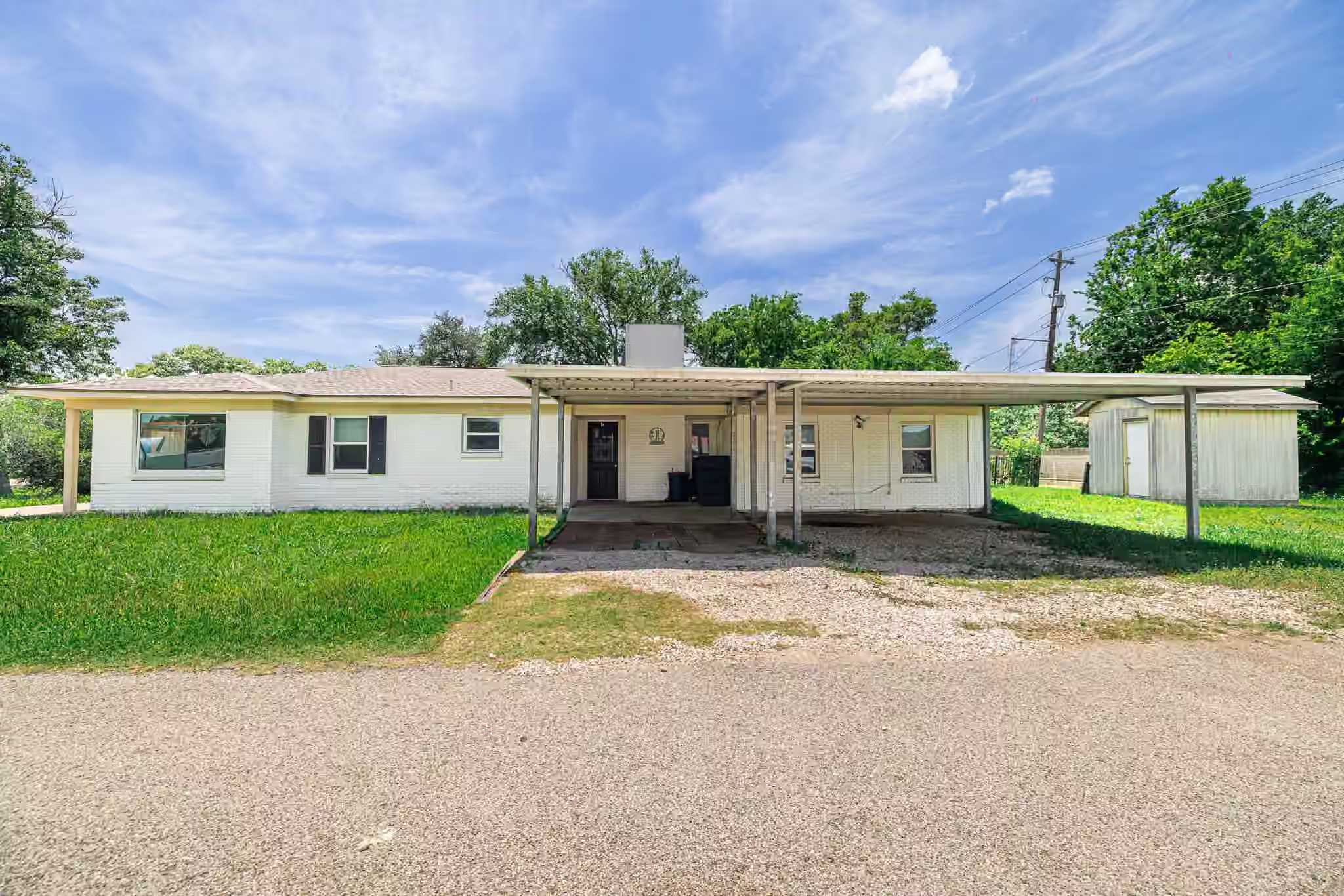 Photo 2 of 402 S Blackwell Street, La Porte, TX