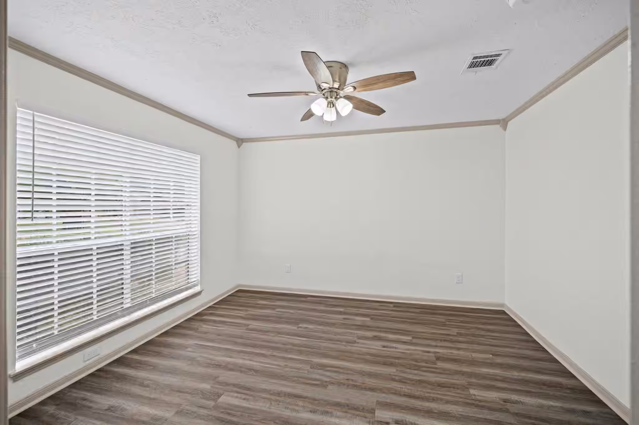 Photo 3 of 8223 Gulf Tree Lane, Houston, TX