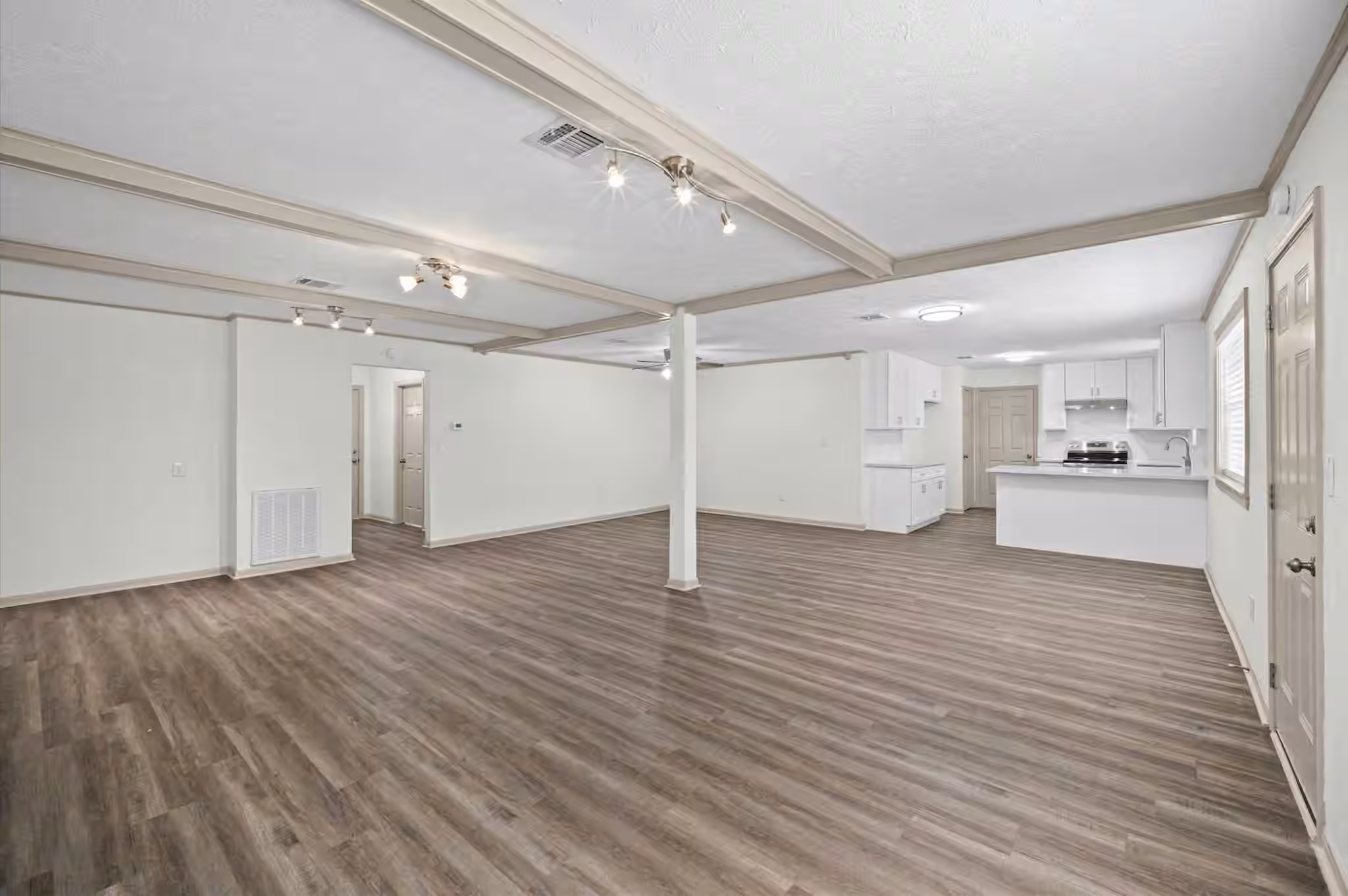 Photo 5 of 8223 Gulf Tree Lane, Houston, TX