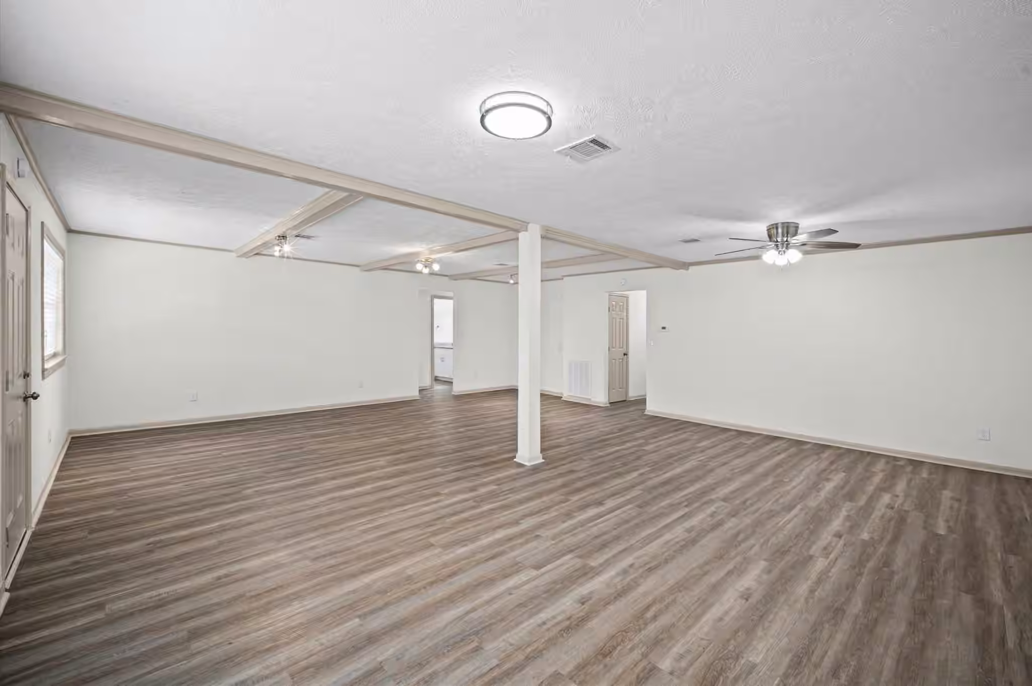 Photo 6 of 8223 Gulf Tree Lane, Houston, TX